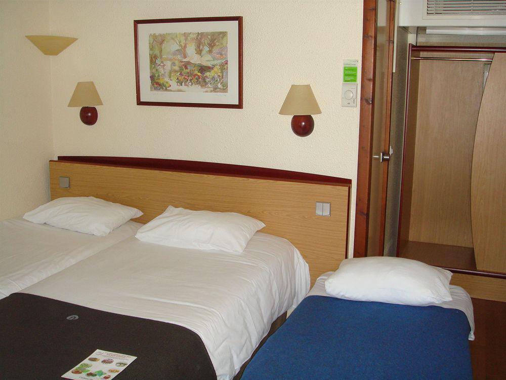 Campanile Agen Hotel Екстериор снимка